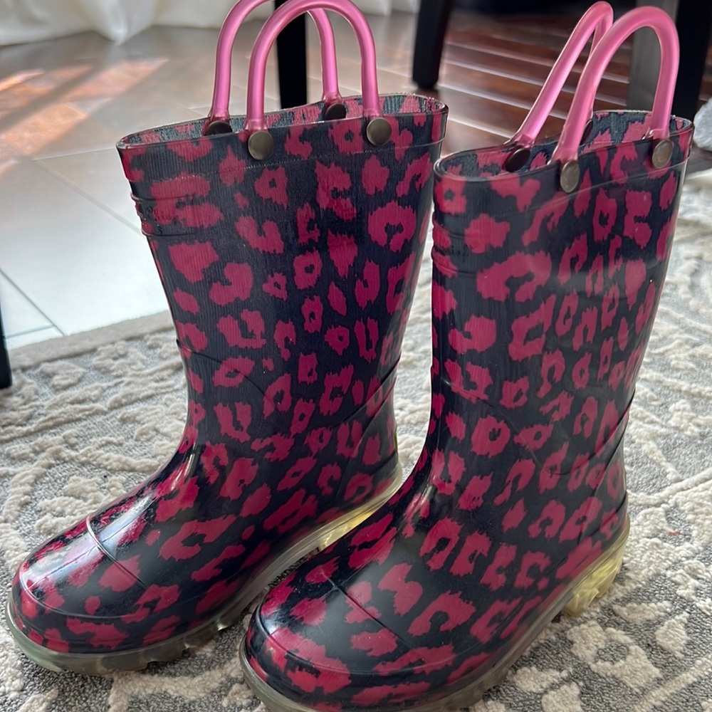 Western Chief Light Up Rain Boots Toddler 9 Navy and Pink